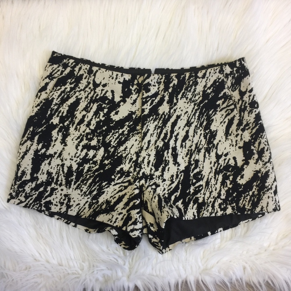 Rag & Bone Black and White Em Wool Shorts Size 4 Marble Patterns
